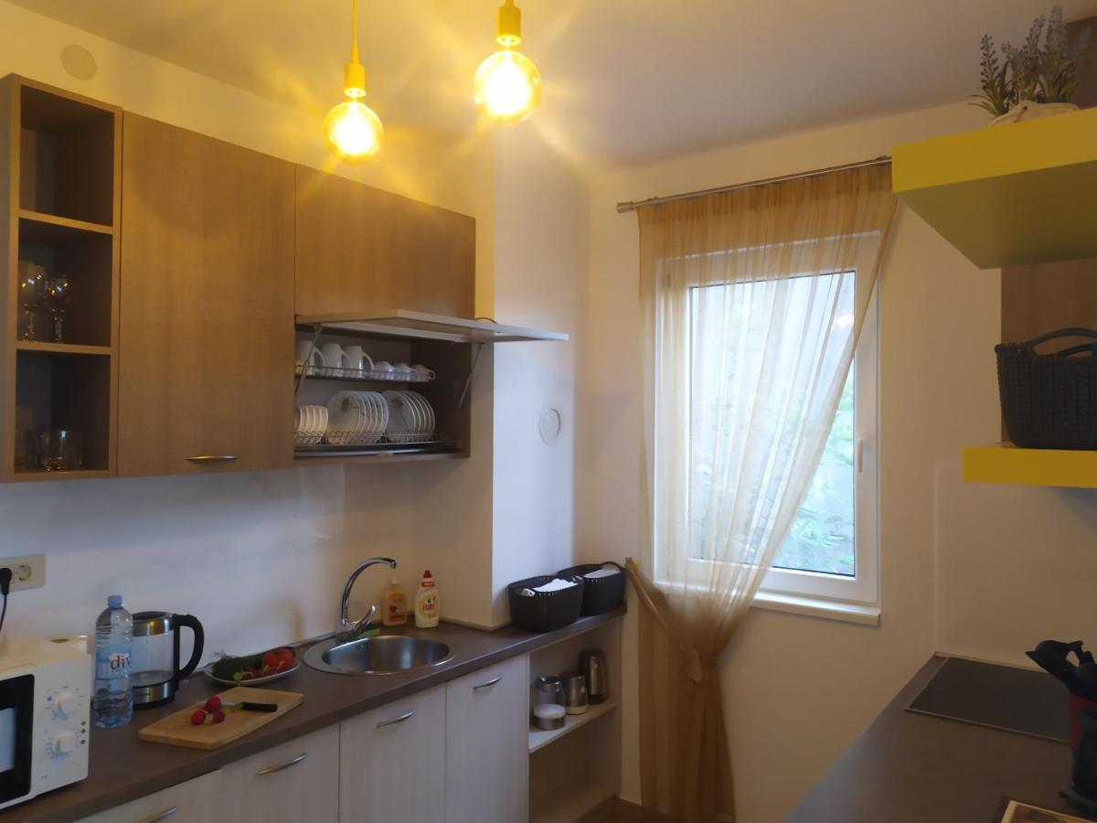 奈维斯Aurora House Duplex公寓 外观 照片