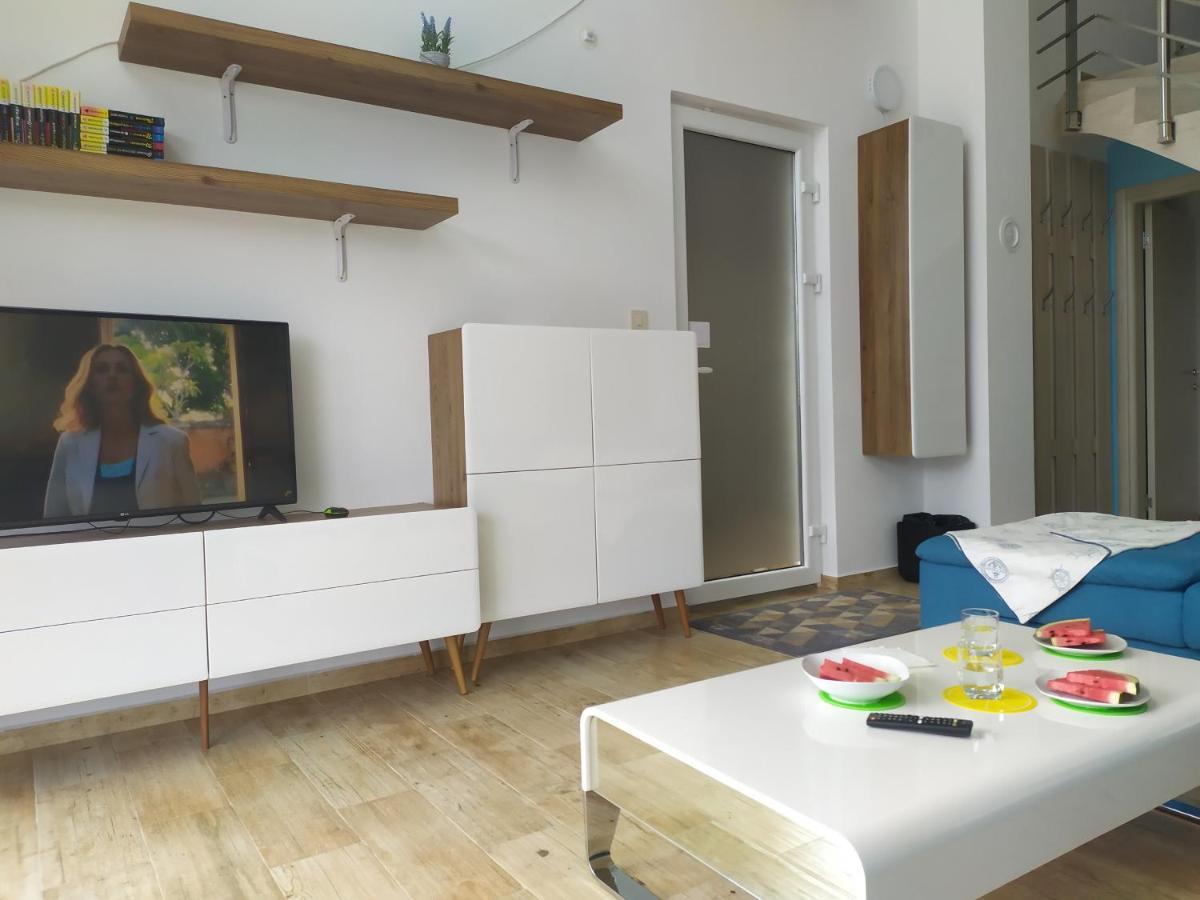 奈维斯Aurora House Duplex公寓 外观 照片