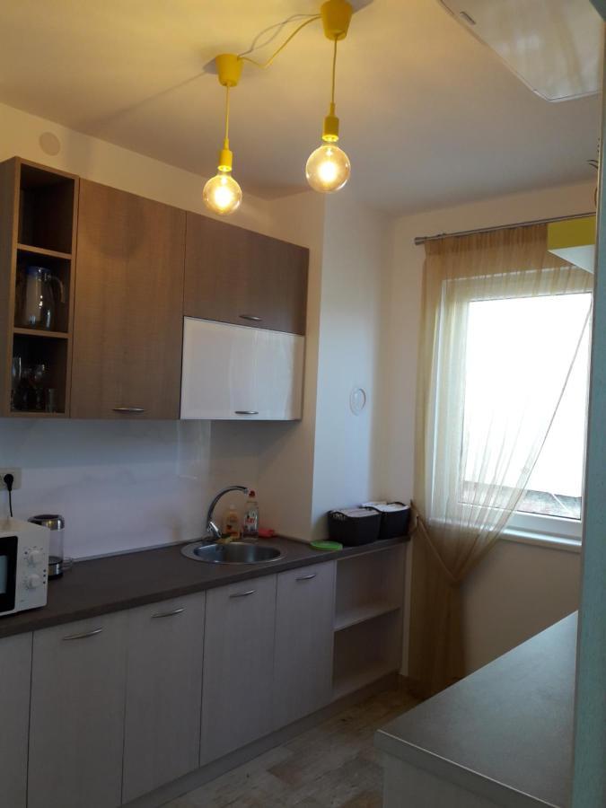 奈维斯Aurora House Duplex公寓 外观 照片